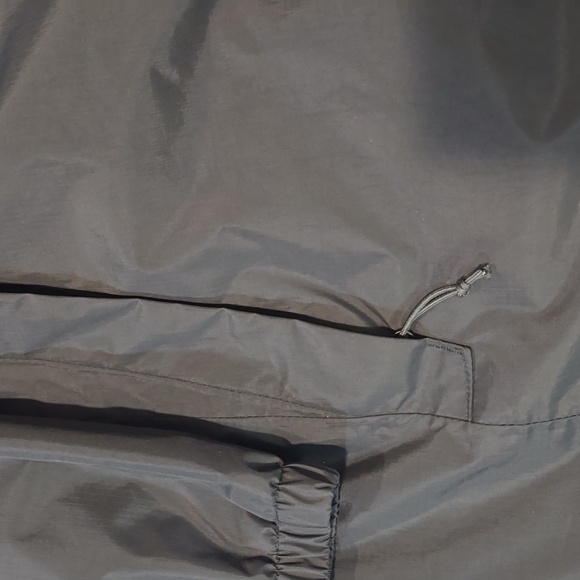 Women's The North Face Rain Coat - Picture 7 of 8